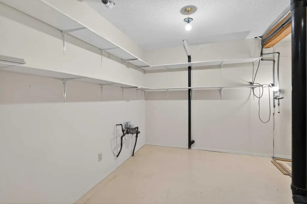 96 Norquay Heights NW Calgary AB T2K 6H4