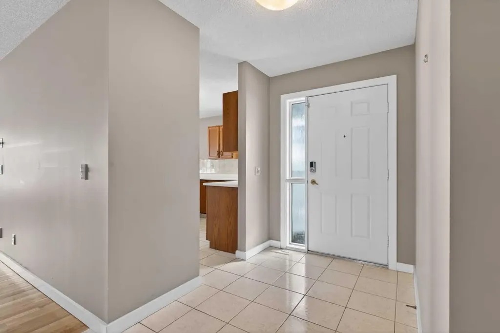 96 Norquay Heights NW Calgary AB T2K 6H4