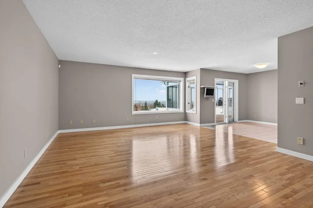 96 Norquay Heights NW Calgary AB T2K 6H4