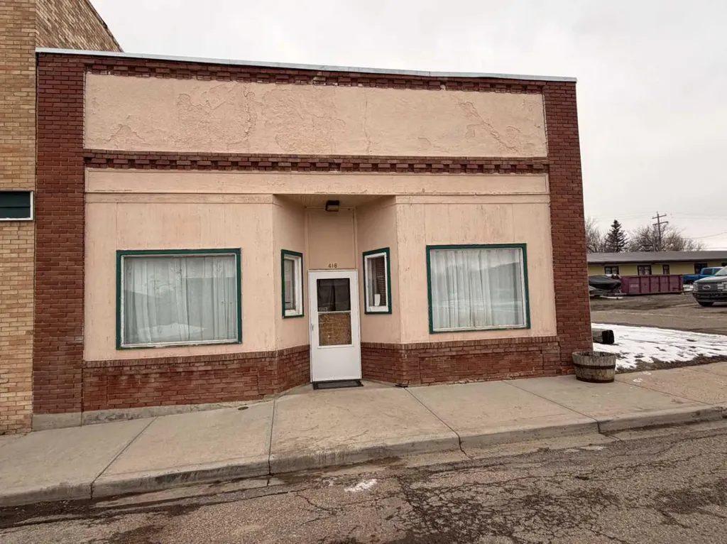 416 Caradoc Avenue Carbon AB T0M 0L0