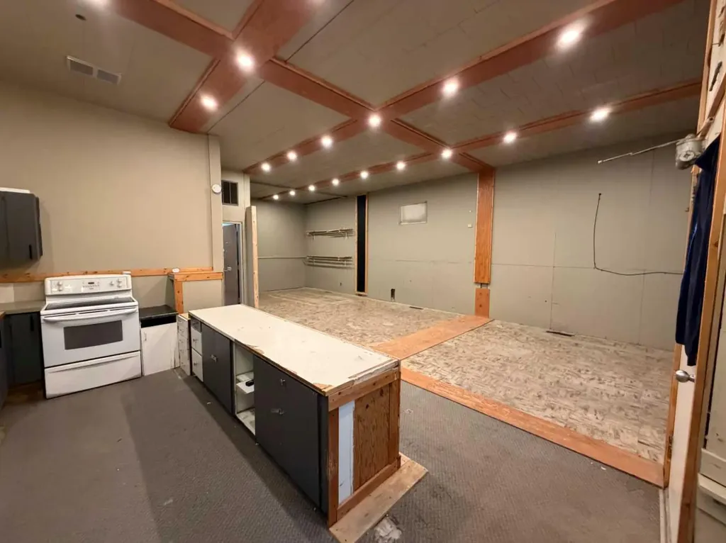416 Caradoc Avenue Carbon AB T0M 0L0