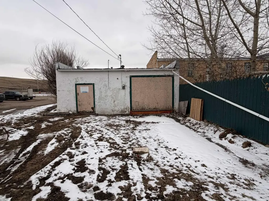 416 Caradoc Avenue Carbon AB T0M 0L0