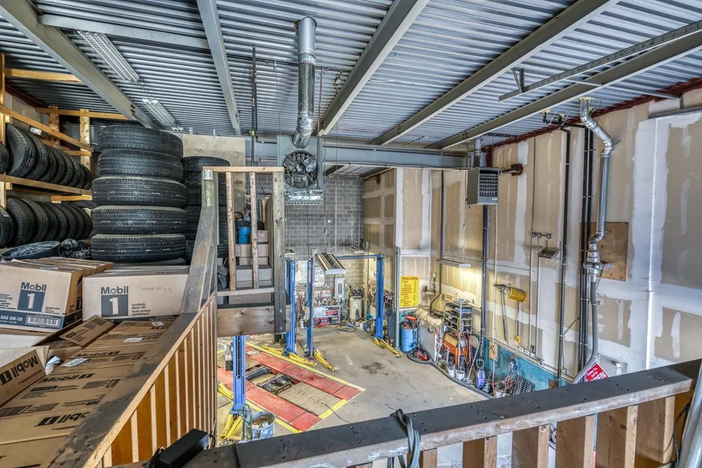 32 Westwinds Crescent NE Calgary AB T3J 5L3