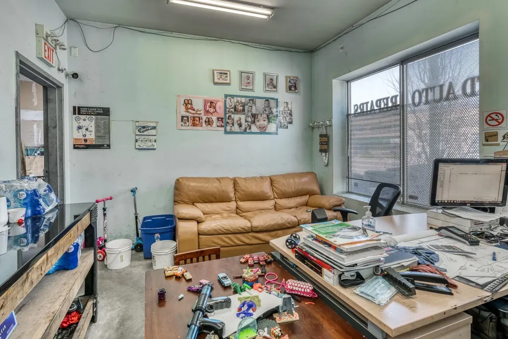 32 Westwinds Crescent NE Calgary AB T3J 5L3