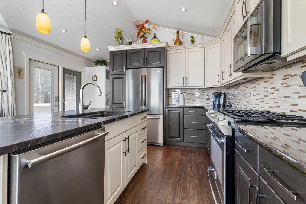 10046 Township Road 422 Rural Ponoka County AB T4J 1V9