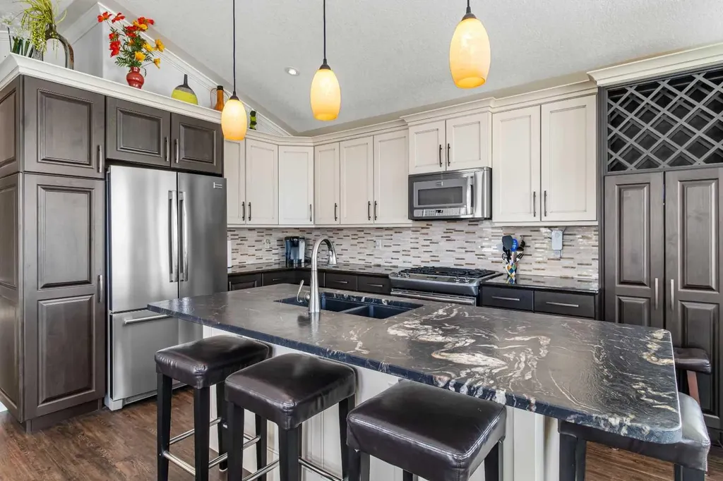 10046 Township Road 422 Rural Ponoka County AB T4J 1V9