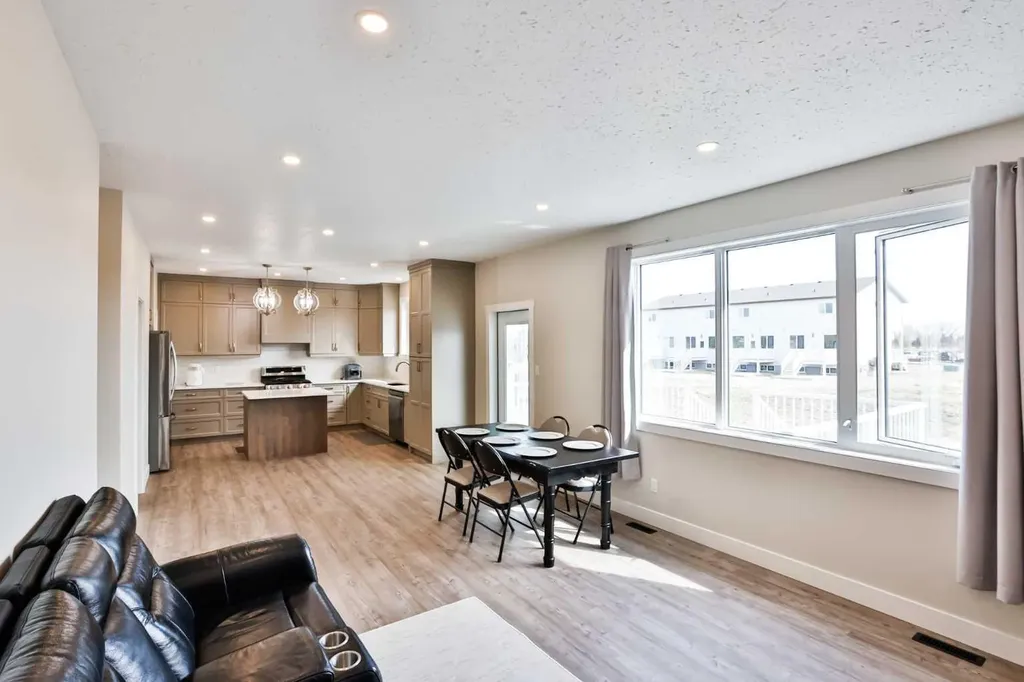 311 S 100 W Raymond AB T0K 2S0