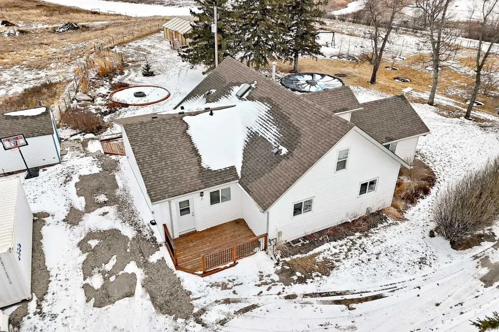 234016 Township Road 262 Rural Wheatland County AB T0J 2R0