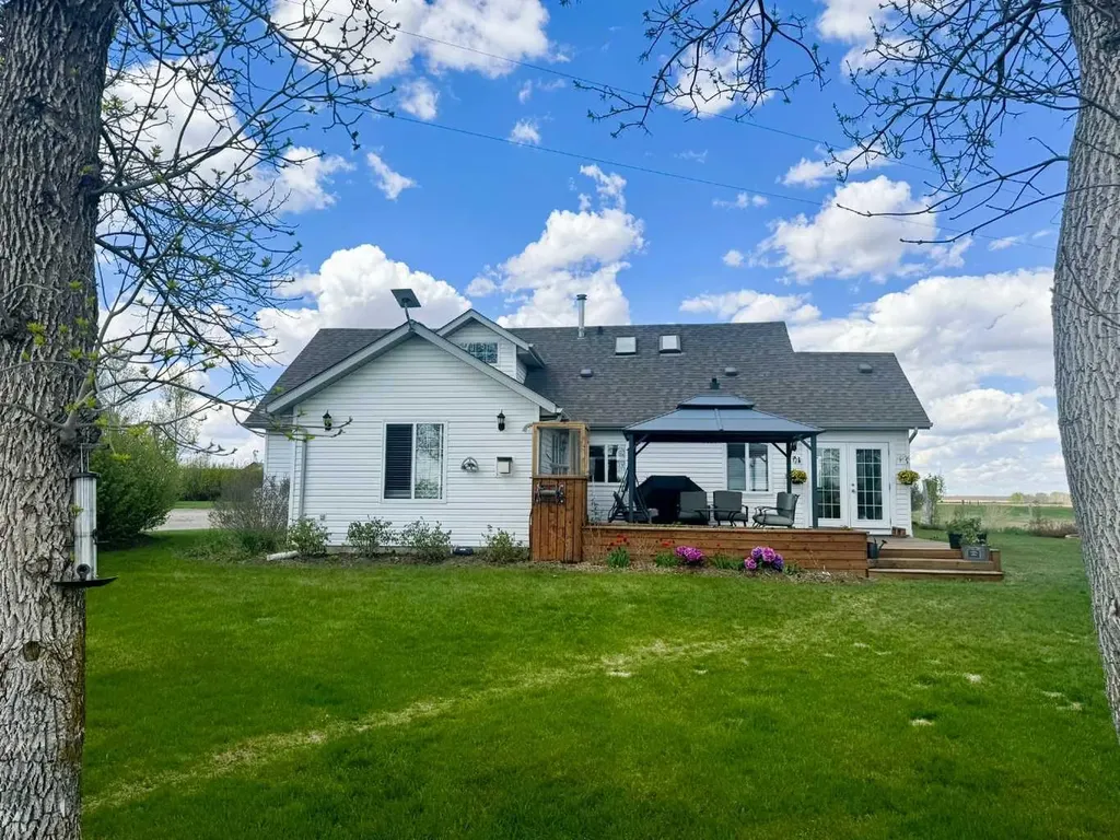 234016 Township Road 262 Rural Wheatland County AB T0J 2R0