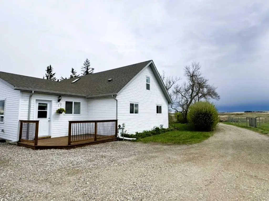 234016 Township Road 262 Rural Wheatland County AB T0J 2R0