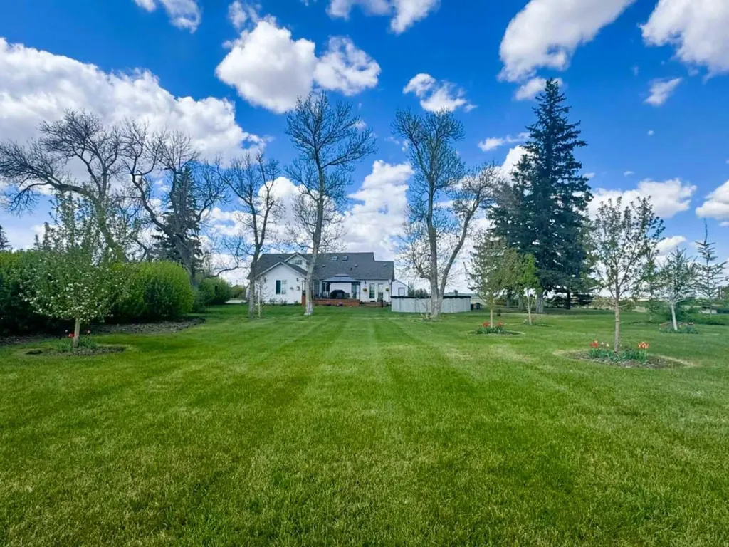 234016 Township Road 262 Rural Wheatland County AB T0J 2R0