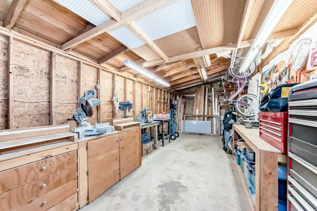 234016 Township Road 262 Rural Wheatland County AB T0J 2R0