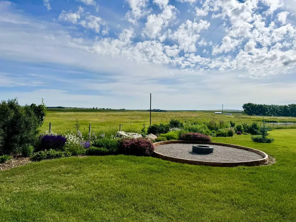 234016 Township Road 262 Rural Wheatland County AB T0J 2R0