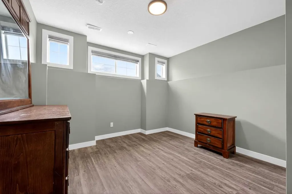 125 Saddlefield Crescent NE Calgary AB T3J 4Z8