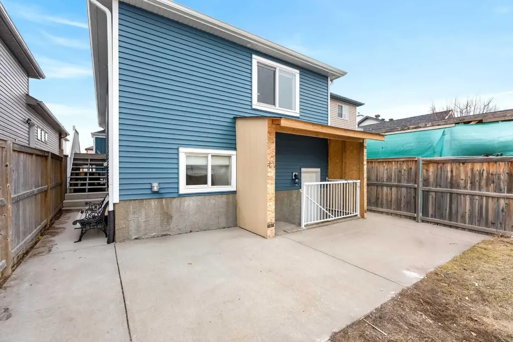 125 Saddlefield Crescent NE Calgary AB T3J 4Z8