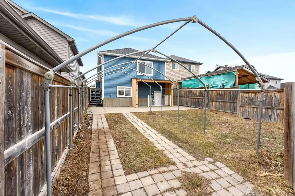 125 Saddlefield Crescent NE Calgary AB T3J 4Z8