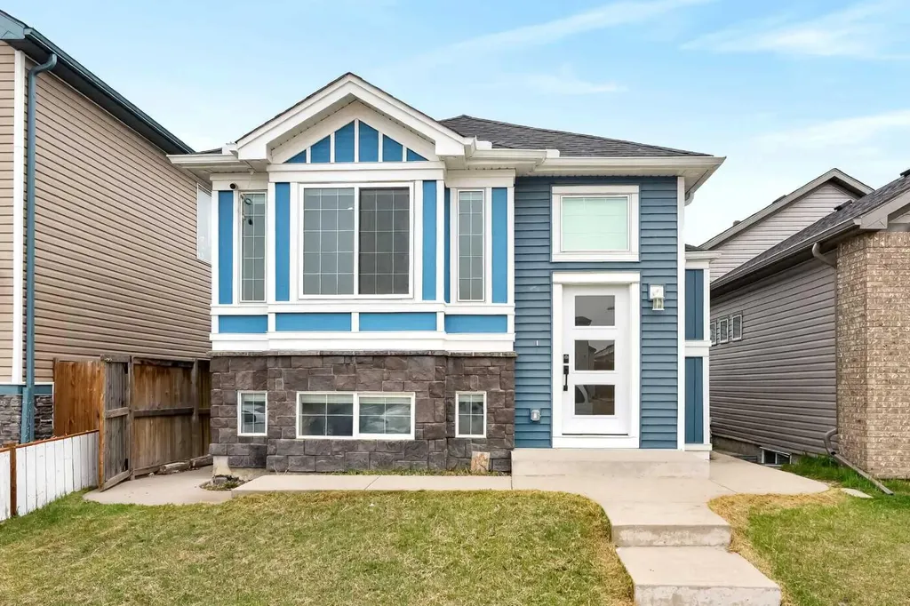 125 Saddlefield Crescent NE Calgary AB T3J 4Z8