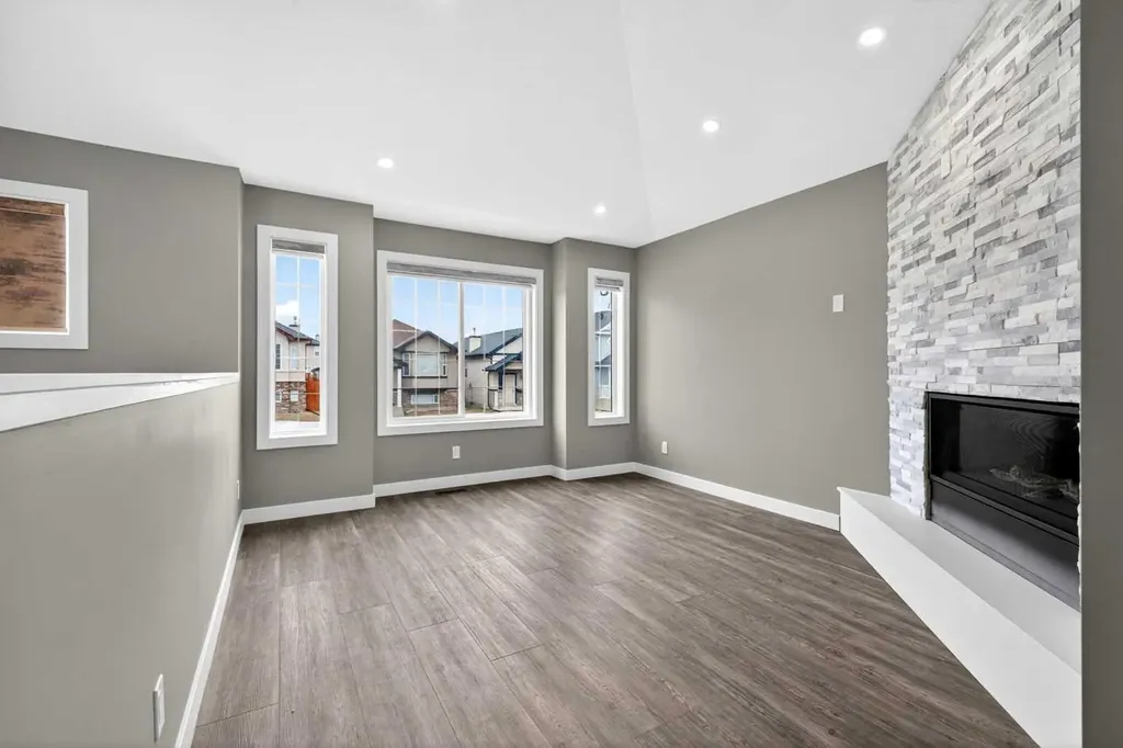 125 Saddlefield Crescent NE Calgary AB T3J 4Z8