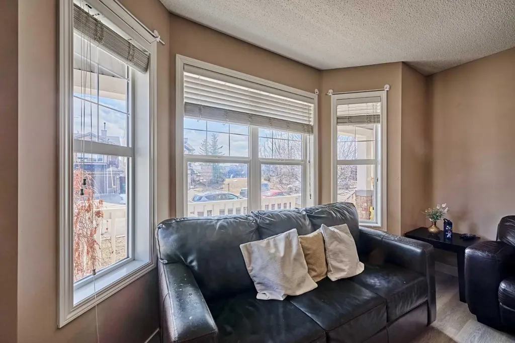 188 Silverado Plains Close SW Calgary AB T2X 0G4