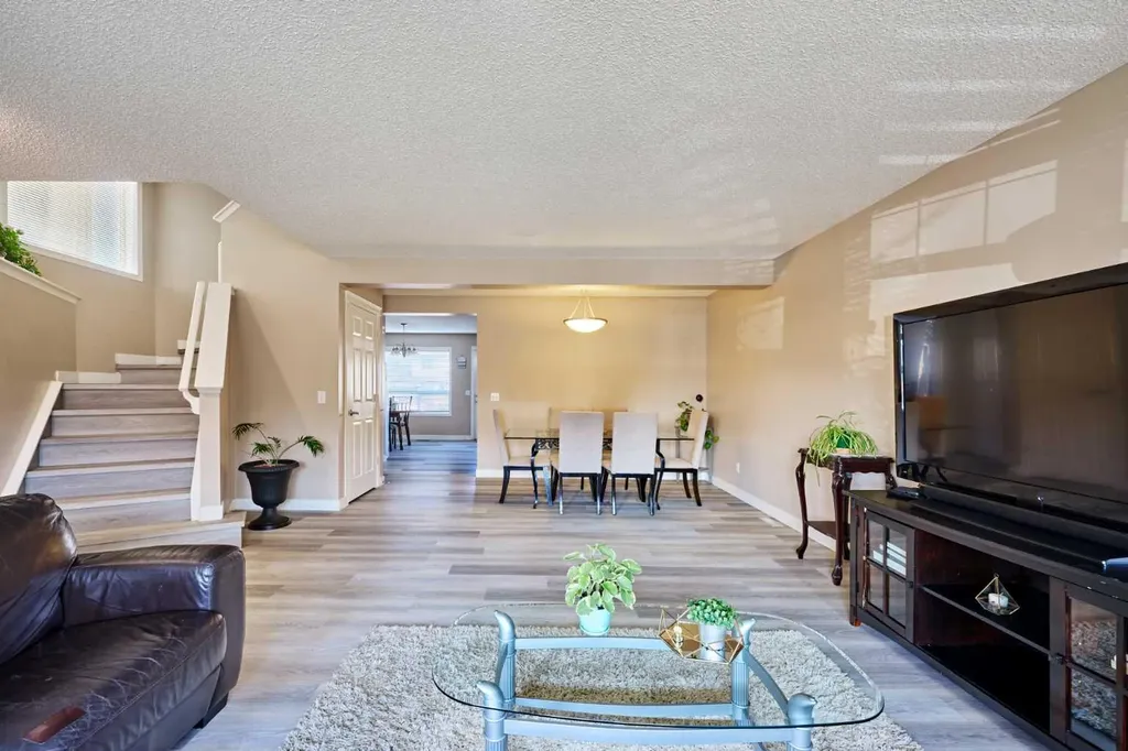 188 Silverado Plains Close SW Calgary AB T2X 0G4
