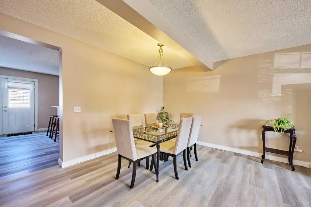 188 Silverado Plains Close SW Calgary AB T2X 0G4