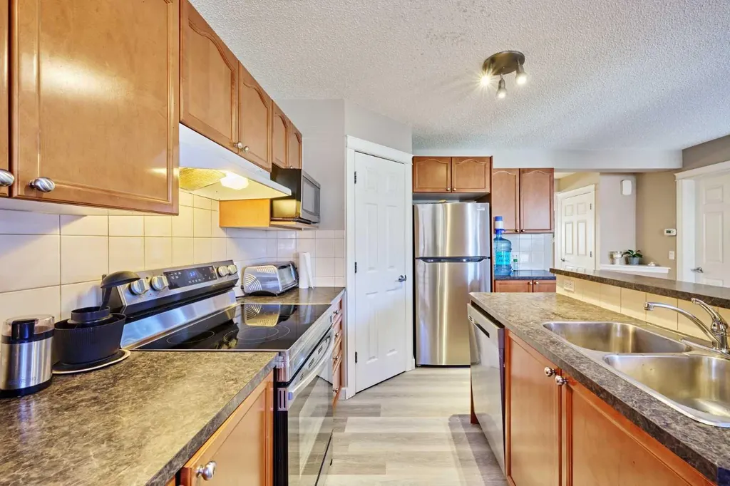 188 Silverado Plains Close SW Calgary AB T2X 0G4