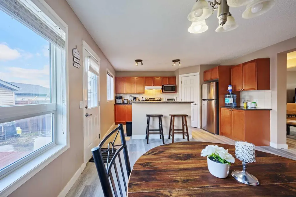 188 Silverado Plains Close SW Calgary AB T2X 0G4