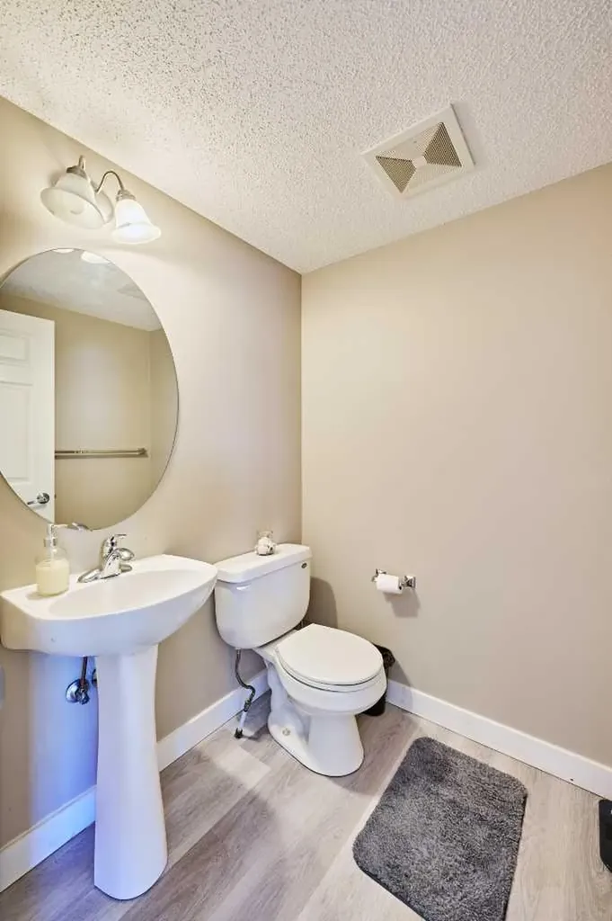 188 Silverado Plains Close SW Calgary AB T2X 0G4