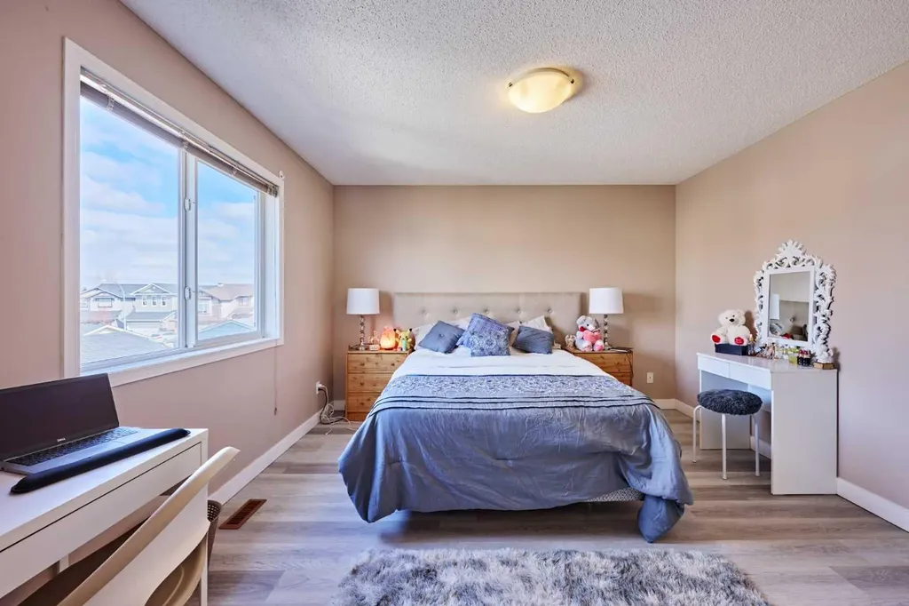 188 Silverado Plains Close SW Calgary AB T2X 0G4