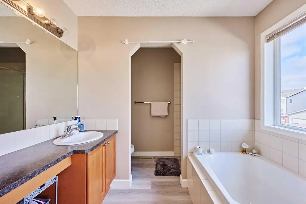188 Silverado Plains Close SW Calgary AB T2X 0G4
