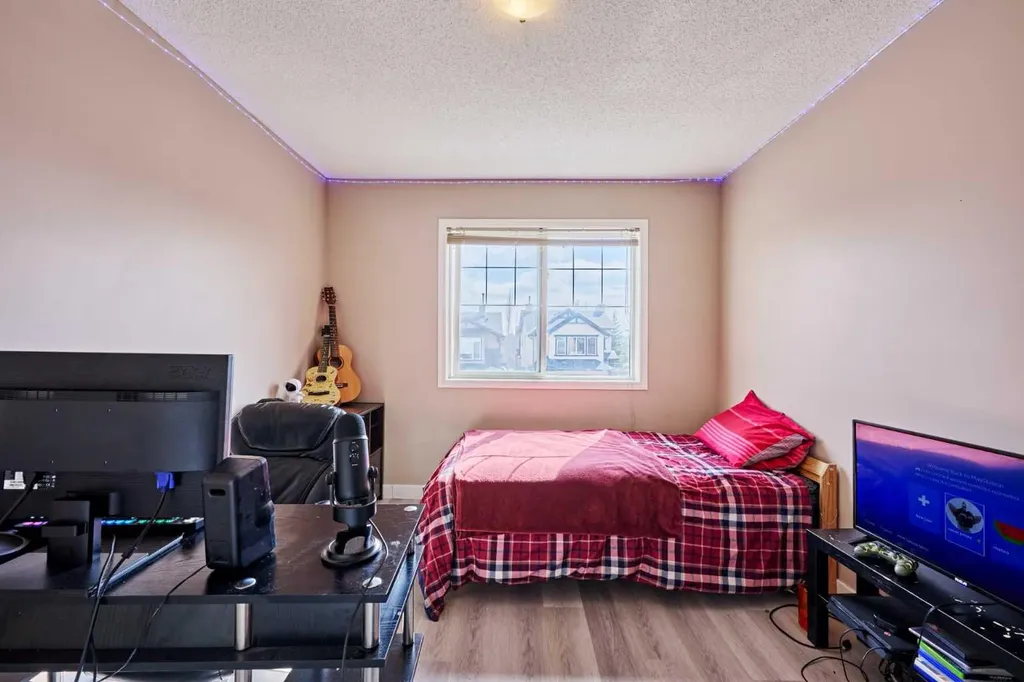 188 Silverado Plains Close SW Calgary AB T2X 0G4