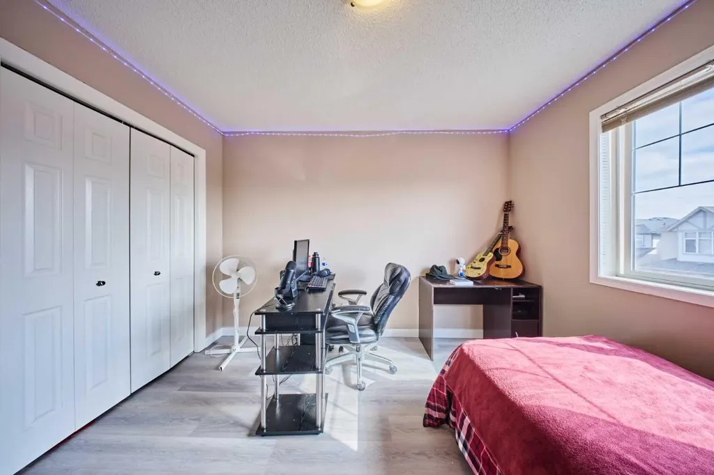 188 Silverado Plains Close SW Calgary AB T2X 0G4