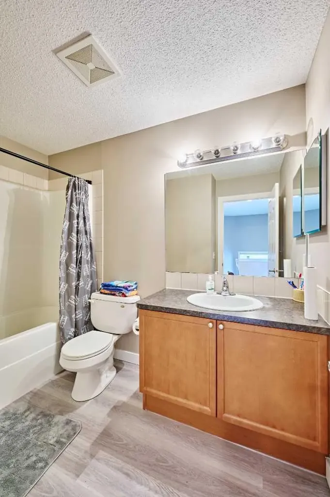 188 Silverado Plains Close SW Calgary AB T2X 0G4