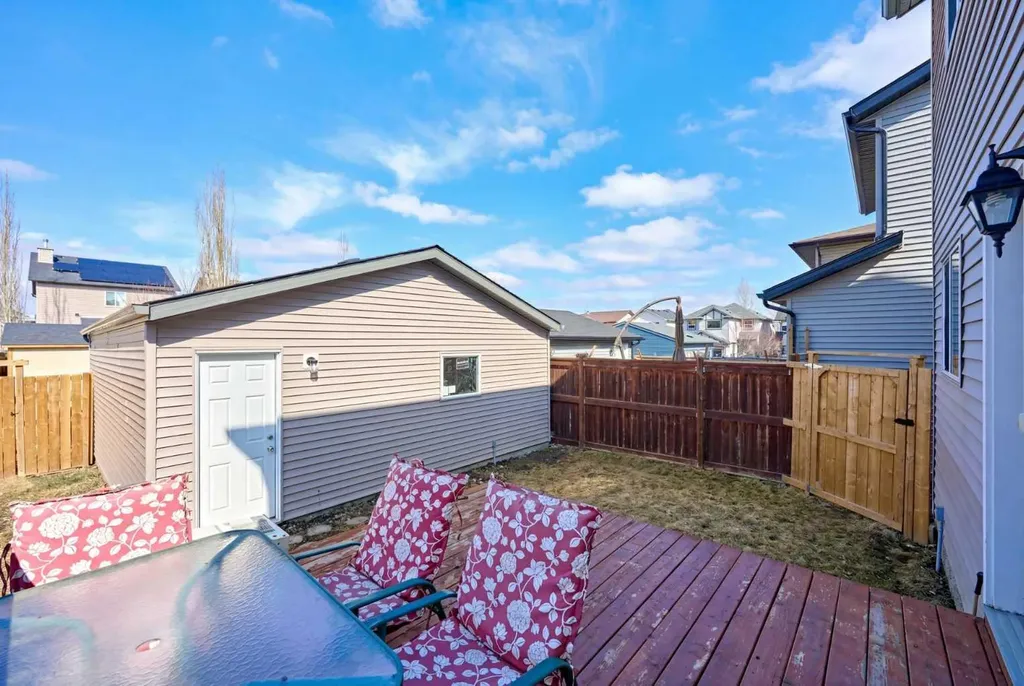 188 Silverado Plains Close SW Calgary AB T2X 0G4