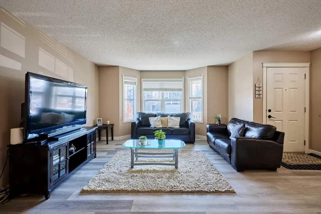 188 Silverado Plains Close SW Calgary AB T2X 0G4