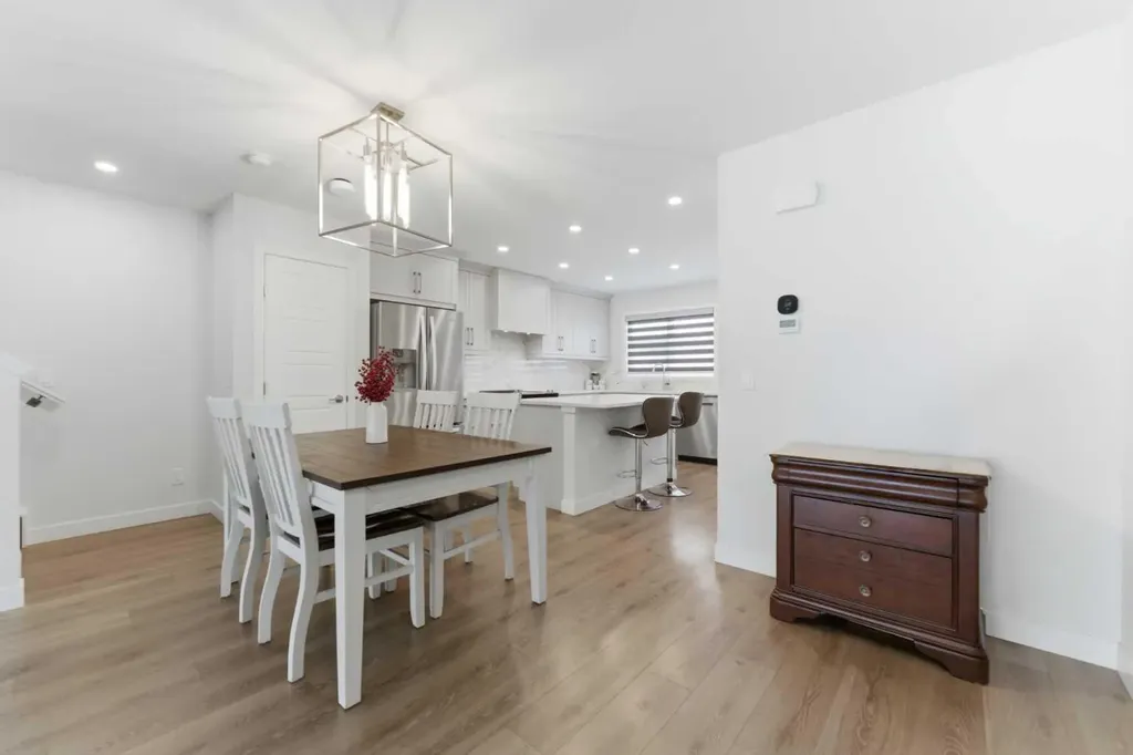 99 Aquila Way NW Calgary AB T3R1Z7