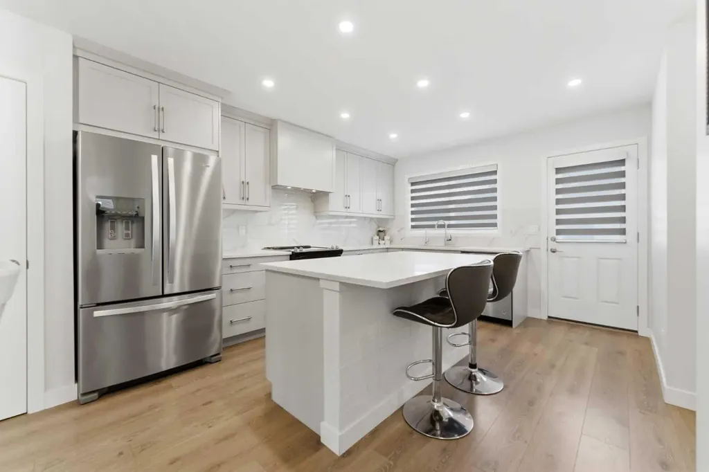 99 Aquila Way NW Calgary AB T3R1Z7