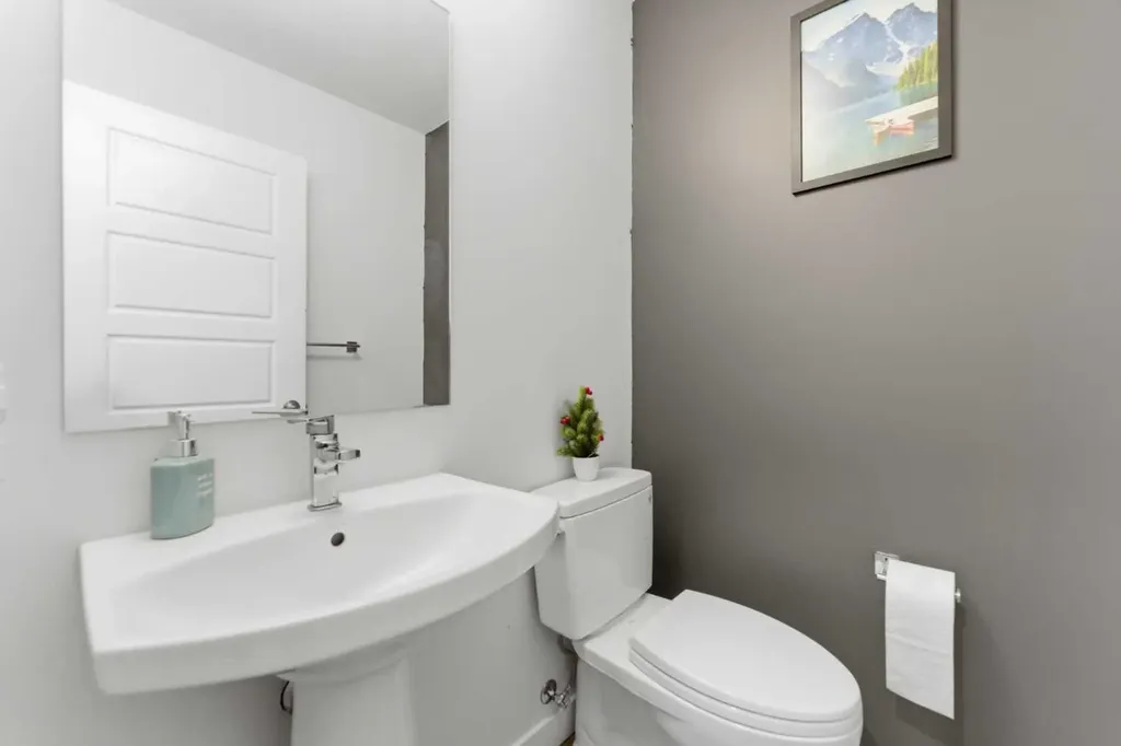 99 Aquila Way NW Calgary AB T3R1Z7