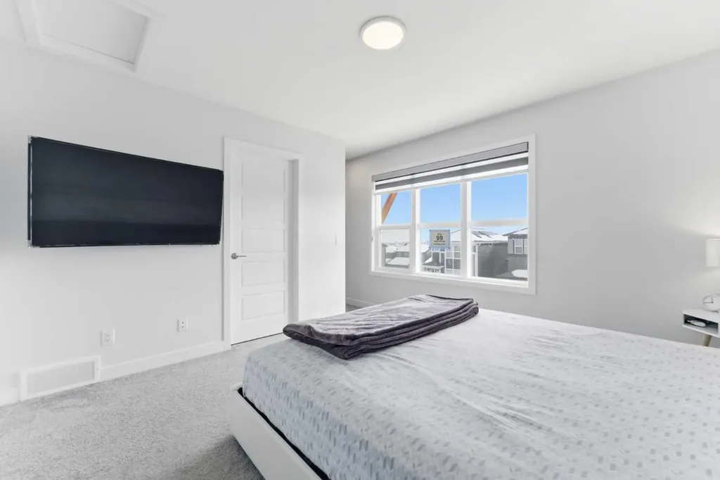 99 Aquila Way NW Calgary AB T3R1Z7