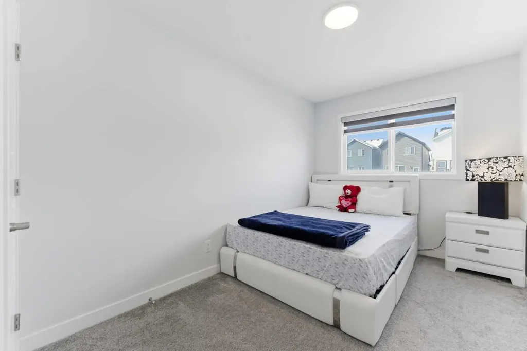 99 Aquila Way NW Calgary AB T3R1Z7
