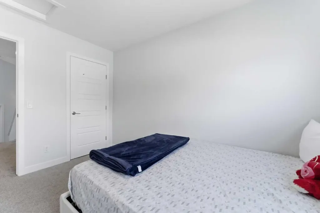 99 Aquila Way NW Calgary AB T3R1Z7