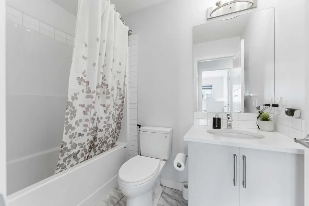 99 Aquila Way NW Calgary AB T3R1Z7