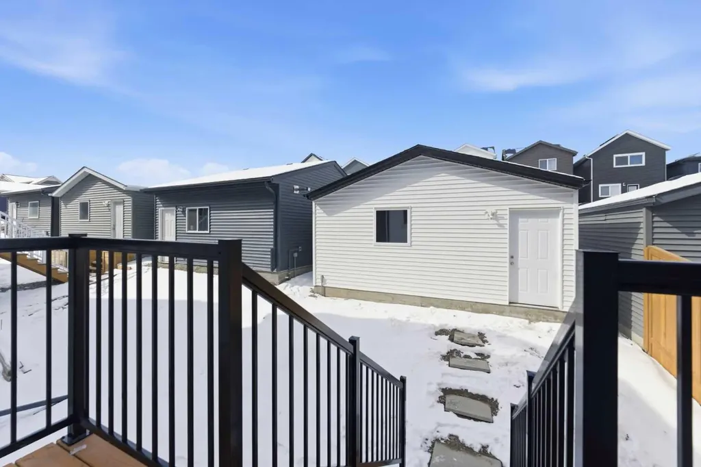 99 Aquila Way NW Calgary AB T3R1Z7