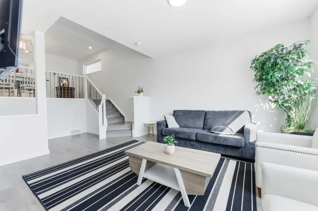 99 Aquila Way NW Calgary AB T3R1Z7