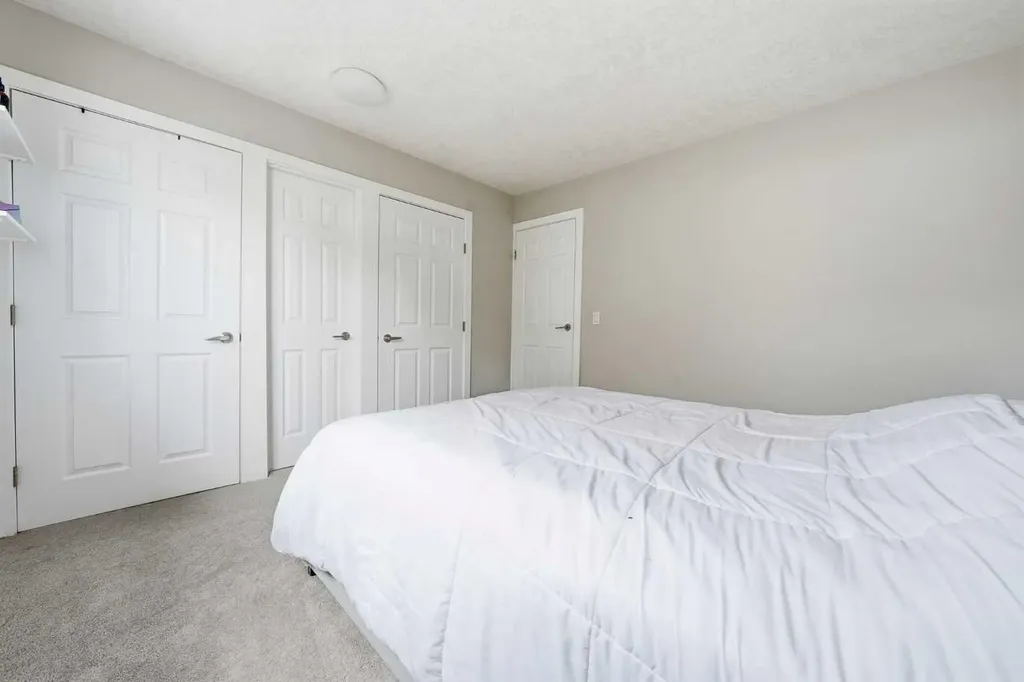 151 Templevale Place NE Calgary AB T1Y 4V6