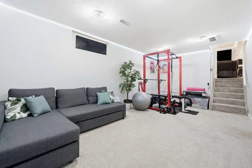 151 Templevale Place NE Calgary AB T1Y 4V6