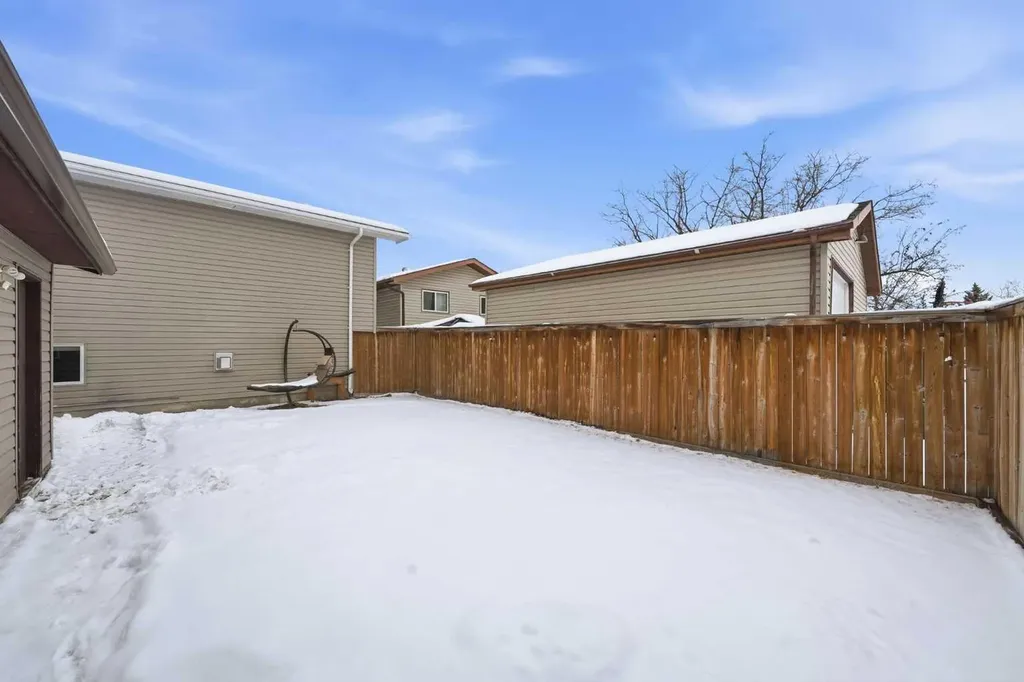 151 Templevale Place NE Calgary AB T1Y 4V6