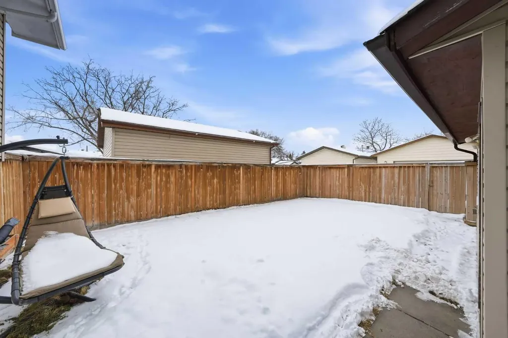 151 Templevale Place NE Calgary AB T1Y 4V6