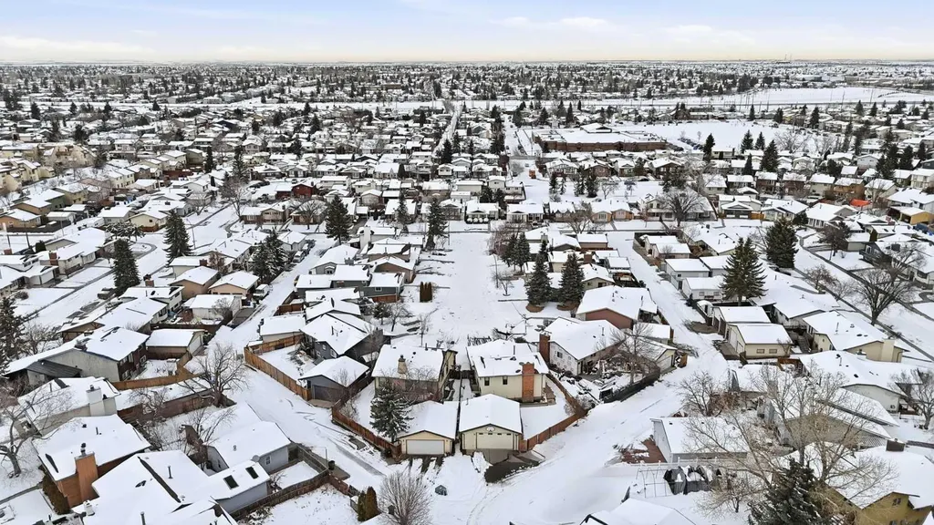 151 Templevale Place NE Calgary AB T1Y 4V6