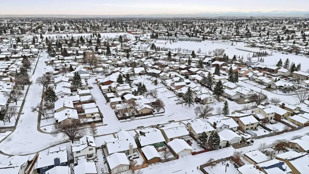 151 Templevale Place NE Calgary AB T1Y 4V6